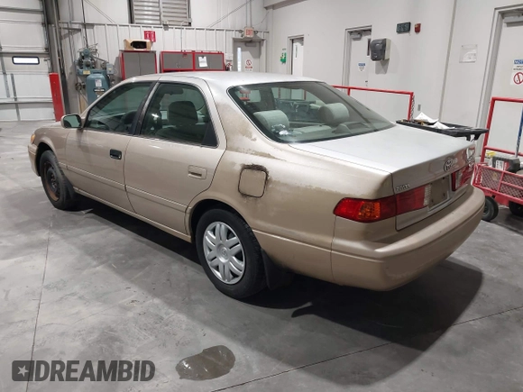 2001 Toyota Camry CE with VIN 4T1BG22K31U808394, listed as a IAAI auction lot 41909910 with 226,388 mi miles. Bid and sale history available at carsss.com. Image 3.