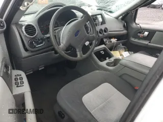 2004 Ford Expedition Special Service with VIN 1FMFU16L04LB41687, listed as a Copart auction lot 49304785 with 201,059 mi miles and Salvage title. Bid and sale history available at DreamBid. Image 8.