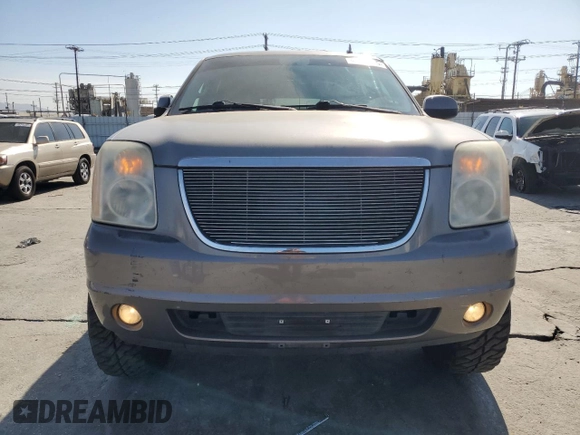2008 GMC Yukon XL SLT with VIN 1GKFC16088R203521, listed as a Copart auction lot 45538025 with 136,944 mi miles and Salvage Title. Bid and sale history available at carsss.com. Image 5.