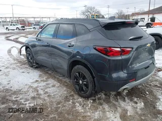 2021 Chevrolet Blazer LT z VIN 3GNKBHR48MS547322, wystawiony jako IAAI lot #41329653 z przebiegiem 82 867 mil mil oraz . Historia ofert i sprzedaży dostępna na DreamBid. Obrazek 3.