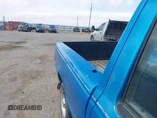1996 Ford Ranger XL z VIN 1FTCR10A8TUB17436, wystawiony jako IAAI lot #42435214 z przebiegiem 233 796 mil mil oraz . Historia ofert i sprzedaży dostępna na DreamBid. Obrazek 6.