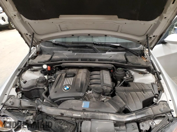 2008 BMW 3 Series 328xi z VIN WBAVC93588K039103, wystawiony jako Copart lot #52604335 z przebiegiem 149 843 mil mil oraz Nie do naprawy • Non repairable. Historia ofert i sprzedaży dostępna na DreamBid. Obrazek 11.