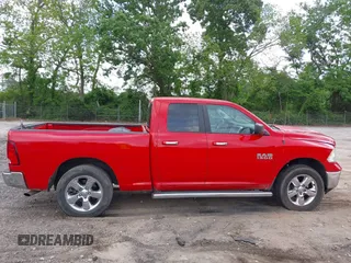 2014 Ram 1500 Big Horn z VIN 1C6RR6GG8ES429358, wystawiony jako IAAI lot #42181318 z przebiegiem 127 996 mil mil oraz . Historia ofert i sprzedaży dostępna na DreamBid. Obrazek 13.