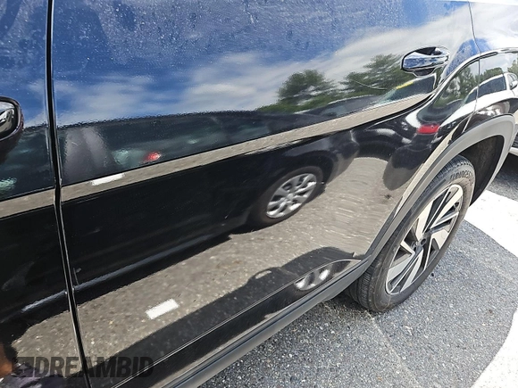 2024 Volkswagen Atlas SE with VIN 1V2HR2CA0RC555310, listed as a IAAI auction lot 42726962 with 18,978 mi miles and . Bid and sale history available at DreamBid. Image 13.