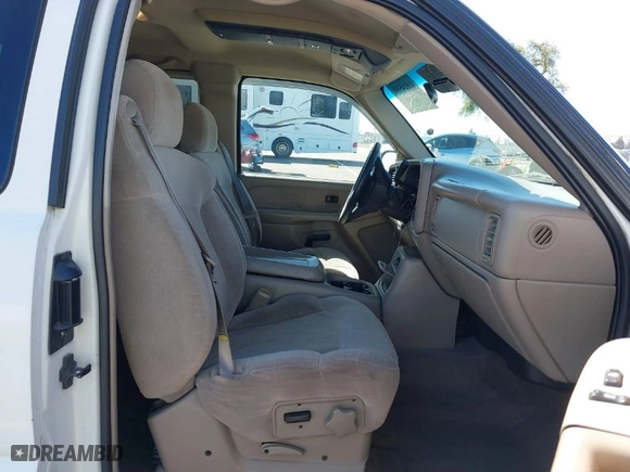 2001 Chevrolet Silverado 1500 LS with VIN 1GCEC19V61Z168966, listed as a IAAI auction lot 41824590 with 247,078 mi miles. Bid and sale history available at carsss.com. Image 5.