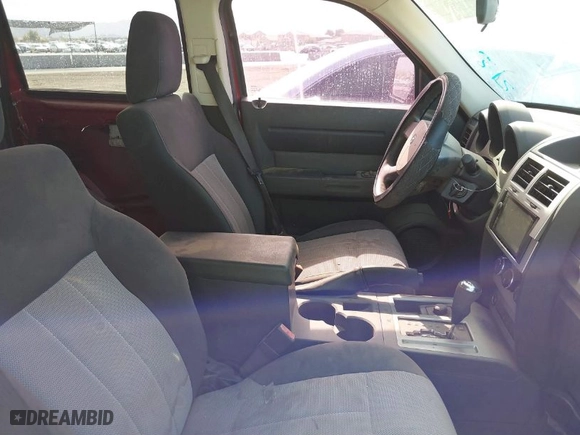 2007 Dodge Nitro SXT with VIN 1D8GU28K37W728795, listed as a IAAI auction lot 41676776 with 104,498 mi miles. Bid and sale history available at carsss.com. Image 5.