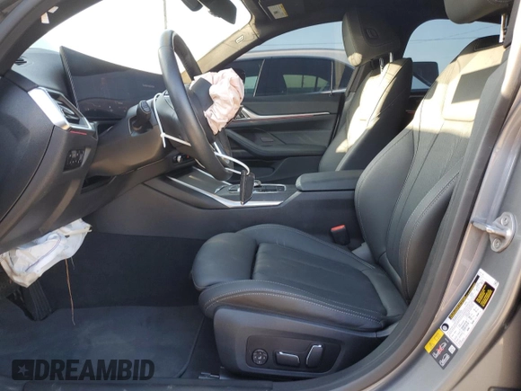 2024 BMW i4 eDrive35 z VIN WBY43AW07RFS38250, wystawiony jako Copart lot #52638435 z przebiegiem 11 567 mil mil oraz Szkody całkowita. Historia ofert i sprzedaży dostępna na DreamBid. Obrazek 7.