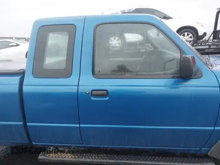 2001 Ford Ranger XL Fleet with VIN 1FTZR15E11PB54233, listed as a IAAI auction lot 40940125 with 94,250 mi miles. Bid and sale history available at carsss.com. Image 13.