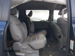 2018 Toyota Sienna XLE with VIN 5TDDZ3DC0JS204454, listed as a IAAI auction lot 41256608 with 153,543 mi miles. Bid and sale history available at carsss.com. Image 8.