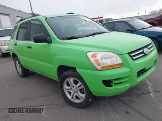 2008 Kia Sportage LX with VIN KNDJE723287471835, listed as a IAAI auction lot 41268401 with 200,404 mi miles. Bid and sale history available at carsss.com. Image 1.