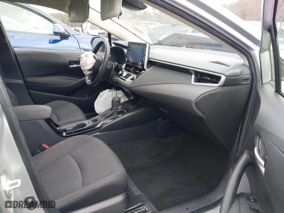 2020 Toyota Corolla LE with VIN JTDEPRAEXLJ083774, listed as a IAAI auction lot 41537871 with 135,769 mi miles. Bid and sale history available at carsss.com. Image 5.