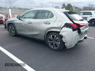 2020 Lexus UX with VIN JTHP3JBH5L2024624, listed as a IAAI auction lot 41826234 with 82,043 mi miles. Bid and sale history available at carsss.com. Image 3.