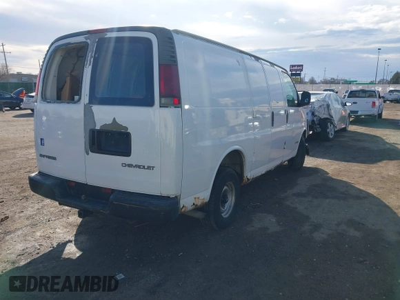 2002 Chevrolet City Express Cargo z VIN 1GCEG15W621214878, wystawiony jako IAAI lot #41421628 z przebiegiem 317 487 mil mil oraz . Historia ofert i sprzedaży dostępna na DreamBid. Obrazek 4.