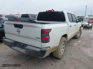 2024 Nissan Frontier PRO-4X with VIN 1N6ED1EKXRN639834, listed as a IAAI auction lot 41369362 with 1 mi miles. Bid and sale history available at carsss.com. Image 4.