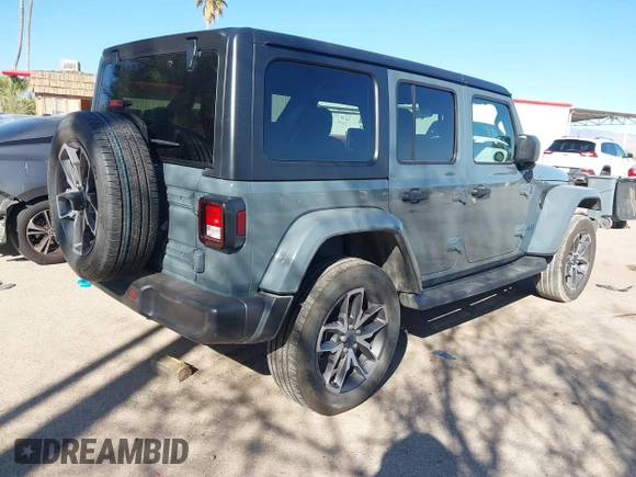 2024 Jeep Wrangler Willys z VIN 1C4RJXN65RW132000, wystawiony jako IAAI lot #41839686 z przebiegiem 14 796 mil mil oraz . Historia ofert i sprzedaży dostępna na DreamBid. Obrazek 4.