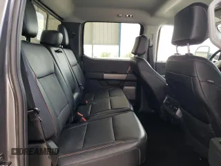 2024 Ford F-250 XL z VIN 1FT8W2BT7RED61911, wystawiony jako Copart lot #52727725 z przebiegiem 32 150 mil mil oraz Szkoda całkowita • Salvage title. Historia ofert i sprzedaży dostępna na DreamBid. Obrazek 10.