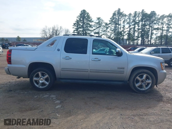2013 Chevrolet Avalanche LS with VIN 3GNMCEE02DG207190, listed as a IAAI auction lot 41396345 with 223,378 mi miles and . Bid and sale history available at DreamBid. Image 13.