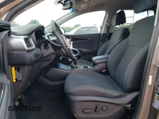 2017 Kia Sorento LX z VIN 5XYPG4A35HG297508, wystawiony jako Copart lot #56898275 z przebiegiem 137 498 mil mil oraz Szkoda całkowita • Salvage title. Historia ofert i sprzedaży dostępna na DreamBid. Obrazek 7.