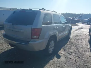 2008 Jeep Grand Cherokee Limited z VIN 1J8HS58208C106077, wystawiony jako IAAI lot #42273057 z przebiegiem 386 866 mil mil oraz . Historia ofert i sprzedaży dostępna na DreamBid. Obrazek 4.
