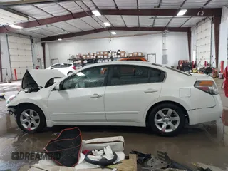 2009 Nissan Altima 2.5 S with VIN 1N4AL21E19N462641, listed as a IAAI auction lot 41353396 with 171,075 mi miles. Bid and sale history available at carsss.com. Image 15.