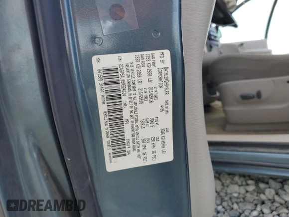 2005 Chrysler Town & Country Touring z VIN 2C4GP54L05R524614, wystawiony jako Copart lot #54941575 z przebiegiem 300 918 mil mil oraz Szkoda całkowita • Salvage title. Historia ofert i sprzedaży dostępna na DreamBid. Obrazek 13.