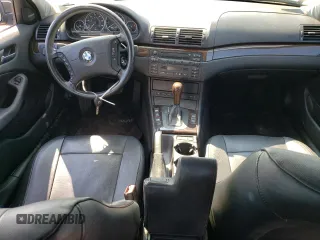 2003 BMW 3 Series 330xi with VIN WBAEW53413PG21999, listed as a Copart auction lot 60724374 with 137,242 mi miles and Salvage Title. Bid and sale history available at carsss.com. Image 8.