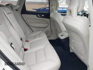 2018 Volvo XC60 Momentum z VIN YV4102RK6J1008472, wystawiony jako IAAI lot #41789008 z przebiegiem 64 123 mil mil oraz . Historia ofert i sprzedaży dostępna na DreamBid. Obrazek 8.