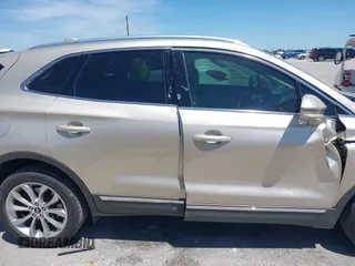 2017 Lincoln MKC Select z VIN 5LMCJ2C91HUL52596, wystawiony jako IAAI lot #42247931 z przebiegiem 81 126 mil mil oraz . Historia ofert i sprzedaży dostępna na DreamBid. Obrazek 13.