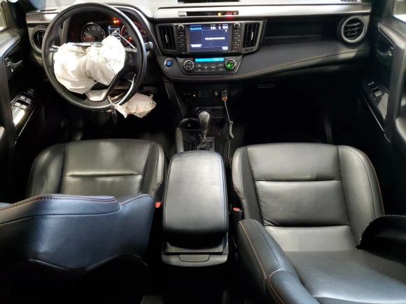 2018 Toyota RAV4 SE с VIN JTMJFREV3JD233635, выставлен на аукционе Copart как лот 55785615 с пробегом 96 638 миль миль и Списание • Salvage title. История ставок и продаж доступна на DreamBid. Изображение 8.