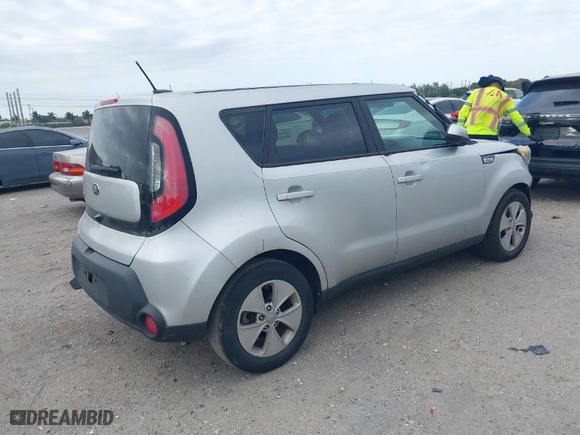 2015 Kia Soul with VIN KNDJN2A20F7797173, listed as a IAAI auction lot 41815098 with 191,888 mi miles. Bid and sale history available at carsss.com. Image 4.