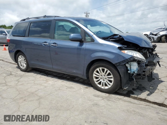 2017 Toyota Sienna XLE Auto Access Seat with VIN 5TDYZ3DC3HS868727, listed as a Copart auction lot 61308185 with 87,927 mi miles and Salvage title. Bid and sale history available at DreamBid. Image 4.