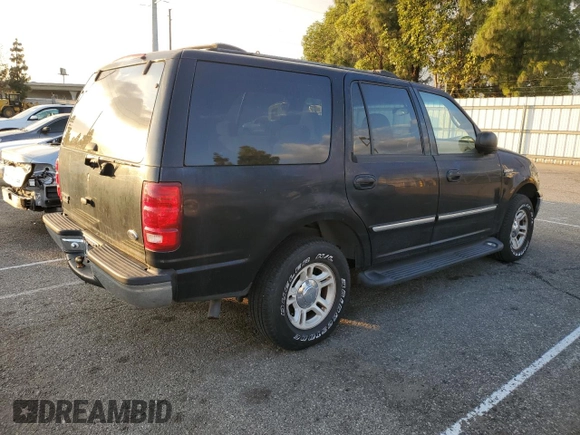 2000 Ford Expedition XLT with VIN 1FMRU15LXYLC15945, listed as a Copart auction lot 81005724 with 84,017 mi miles and Clean Title. Bid and sale history available at carsss.com. Image 3.