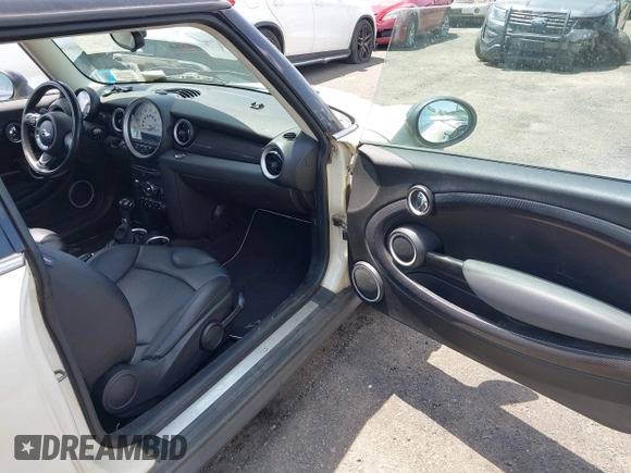 2012 MINI Hardtop S with VIN WMWSV3C5XCTY17852, listed as a IAAI auction lot 42402733 with 125,315 mi miles and . Bid and sale history available at DreamBid. Image 5.