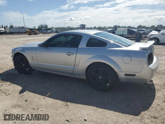 2007 Ford Mustang GT Deluxe with VIN 1ZVHT82H375255005, listed as a Copart auction lot 64924925 with 128,134 mi miles and Clean title. Bid and sale history available at DreamBid. Image 2.