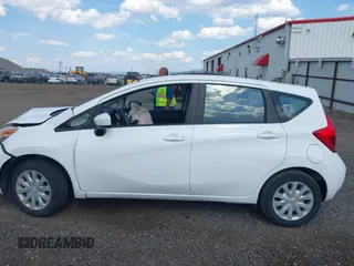 2016 Nissan Note S z VIN 3N1CE2CP8GL351533, wystawiony jako IAAI lot #42594224 z przebiegiem 49 653 mil mil oraz . Historia ofert i sprzedaży dostępna na DreamBid. Obrazek 15.