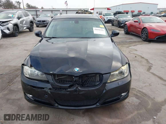 2011 BMW 3 Series 328i xDrive with VIN WBAPK5G50BNN24565, listed as a IAAI auction lot 41696511 with 112,008 mi miles. Bid and sale history available at carsss.com. Image 12.