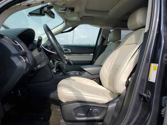 2017 Ford Explorer Platinum с VIN 1FM5K8HT8HGD79728, выставлен на аукционе Copart как лот 54225335 с пробегом 108 409 миль миль и Списание • Salvage title. История ставок и продаж доступна на DreamBid. Изображение 7.