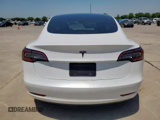 2023 Tesla Model 3 z VIN 5YJ3E1EA3PF405917, wystawiony jako Copart lot #56875645 z przebiegiem 40 874 mil mil oraz Szkoda całkowita • Salvage title. Historia ofert i sprzedaży dostępna na DreamBid. Obrazek 6.