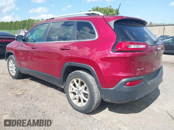 2016 Jeep Cherokee Latitude z VIN 1C4PJMCB9GW305472, wystawiony jako IAAI lot #42276395 z przebiegiem 112 621 mil mil oraz . Historia ofert i sprzedaży dostępna na DreamBid. Obrazek 3.