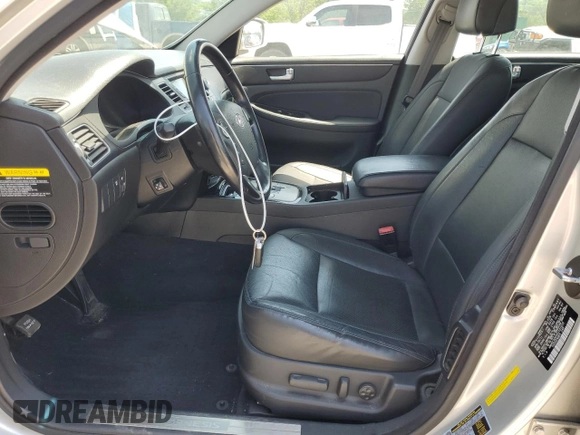 2012 Hyundai Genesis 3.8L z VIN KMHGC4DD0CU151018, wystawiony jako Copart lot #54305525 z przebiegiem 117 987 mil mil oraz Szkoda całkowita • Salvage title. Historia ofert i sprzedaży dostępna na DreamBid. Obrazek 7.