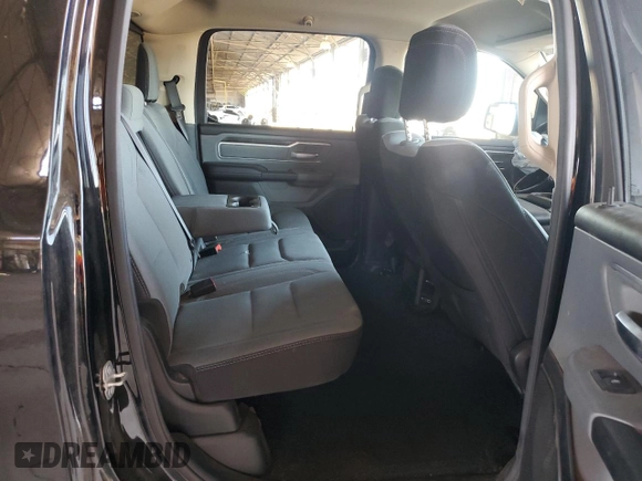 2020 Ram 1500 Big Horn z VIN 1C6RRFFG2LN284427, wystawiony jako Copart lot #53956915 z przebiegiem 83 578 mil mil oraz Szkoda całkowita • Salvage title. Historia ofert i sprzedaży dostępna na DreamBid. Obrazek 10.