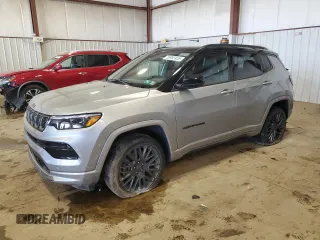 2023 Jeep Compass Limited z VIN 3C4NJDCN3PT551442, wystawiony jako Copart lot #58953455 z przebiegiem 8 427 mil mil oraz Szkoda całkowita • Salvage title. Historia ofert i sprzedaży dostępna na DreamBid. Obrazek 1.