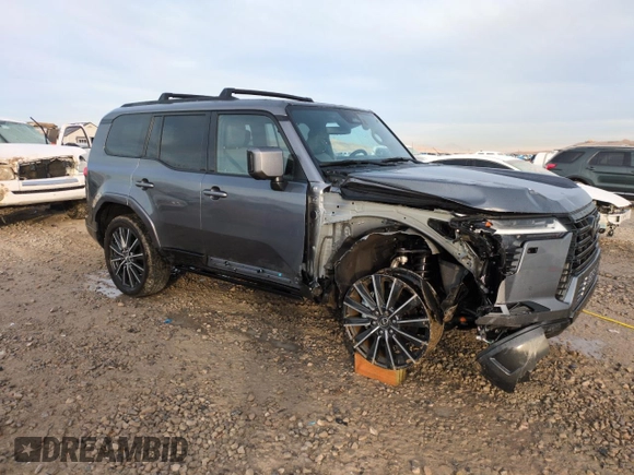 2024 Lexus GX 550 Luxury z VIN JTJVBCDX7R5015696, wystawiony jako Copart lot #84212664 z przebiegiem 2 229 mil mil oraz Szkoda całkowita • Salvage title. Historia ofert i sprzedaży dostępna na DreamBid. Obrazek 4.