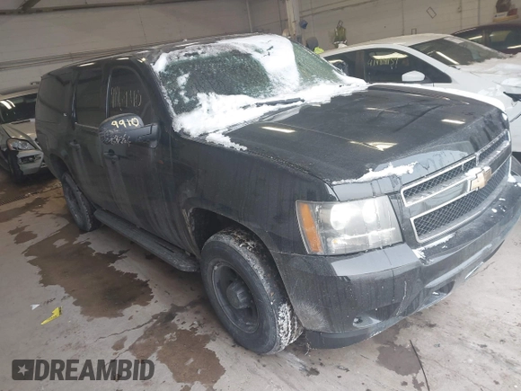 2008 Chevrolet Suburban Commercial with VIN 3GNGK26KX8G149169, listed as a IAAI auction lot 41469910 with 101,612 mi miles. Bid and sale history available at carsss.com. Image 1.