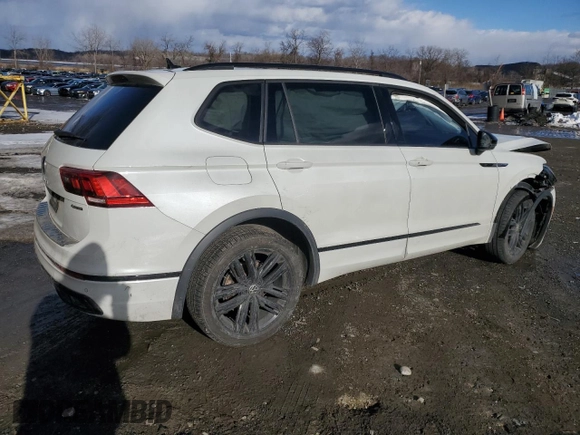 2022 Volkswagen Tiguan SE R-Line Black with VIN 3VV8B7AX8NM080395, listed as a Copart auction lot 43749965 with Not Provided miles and Salvage Title. Bid and sale history available at DreamBid. Image 3.