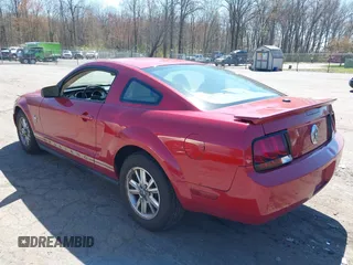 2009 Ford Mustang with VIN 1ZVHT80N895141562, listed as a IAAI auction lot 39262306 with 170,532 mi miles and . Bid and sale history available at DreamBid. Image 3.