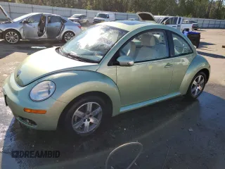 2006 Volkswagen New Beetle Coupe with VIN 3VWRW31C76M402908, listed as a Copart auction lot 87393604 with 63,197 mi miles and Salvage Title. Bid and sale history available at carsss.com. Image 1.