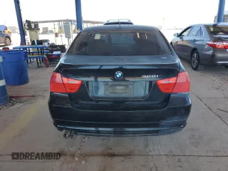 2011 BMW 3 Series 328i z VIN WBAPH5C55BA446506, wystawiony jako Copart lot #64320775 z przebiegiem 176 862 mil mil oraz Czysty tytuł • Clean title. Historia ofert i sprzedaży dostępna na DreamBid. Obrazek 6.