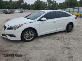 2015 Hyundai Sonata 2.4L SE with VIN 5NPE24AF2FH230306, listed as a Copart auction lot 52540215 with 132,691 mi miles and Salvage Title. Bid and sale history available at carsss.com. Image 1.