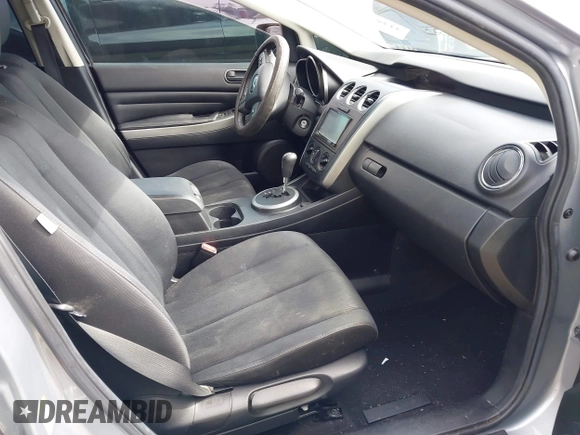 2010 Mazda CX-7 SV z VIN JM3ER2W5XA0321739, wystawiony jako IAAI lot #41286328 z przebiegiem 172 388 mil mil oraz . Historia ofert i sprzedaży dostępna na DreamBid. Obrazek 5.